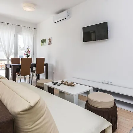 One-bedroom In * Vir