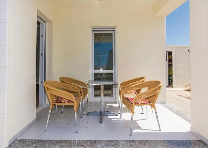 One-Bedroom Apartment In Vir Apartment *
