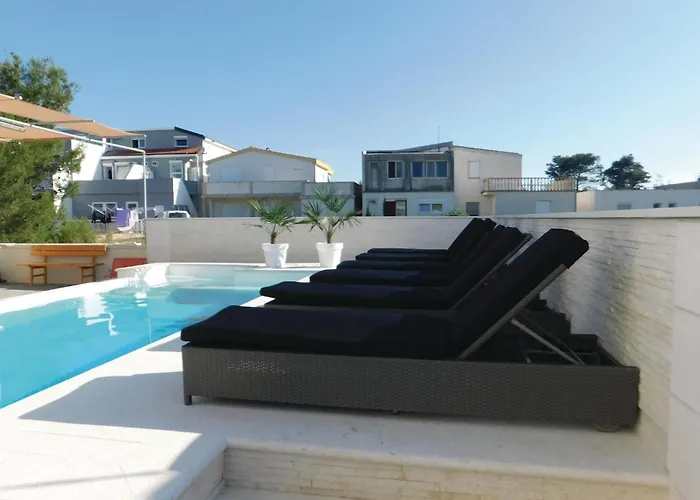 One-Bedroom Apartment In Vir Apartment *